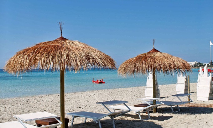 Porto Cesareo Villa | Porto Cesareo Air-conditioned Villa Sleeps 12 Torre Lapillo