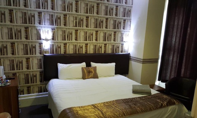 Portsmouth Hotel | Portsmouth Budget Hotels - All rooms are EN-SUITE