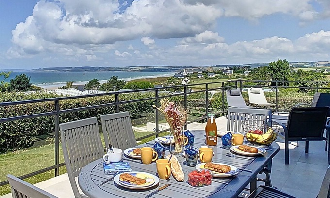 Plomodiern House | Porz Iroise House (Sea View)
