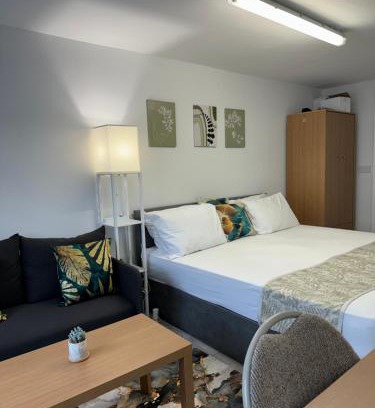 Thamesmead Apartment | Posh Executive Studio London