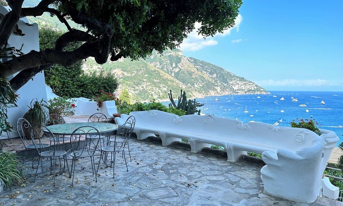 Positano Villa | Positano, Villa Fornillo 84 is an oasis of peace, tranquility and style