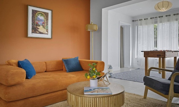 Downtown Fort Lauderdale House | Positano Villa I Waterfront & Grill I 10 min Beach