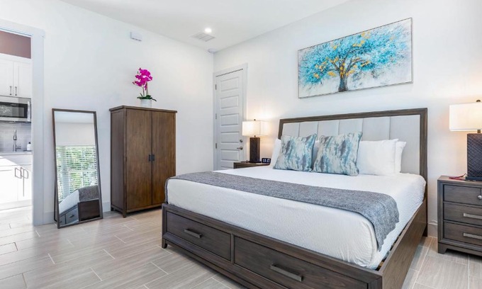 Palm Coast Hotel | Potomac Escape - Unit C