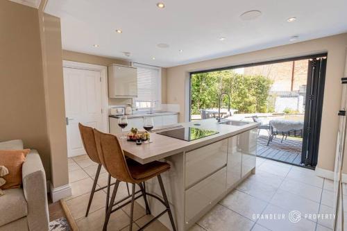 Poole House | Pottery Place by Grandeur Property
