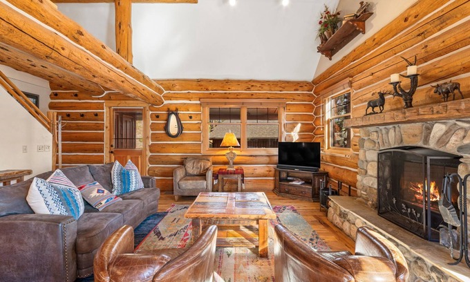 Powder Ridge House | Powder Ridge Cabin Ski In/Out Big Sky