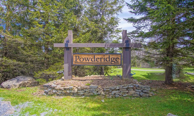 Snowshoe Condo | Powderidge 2 -Slope Side, Spacious Deck