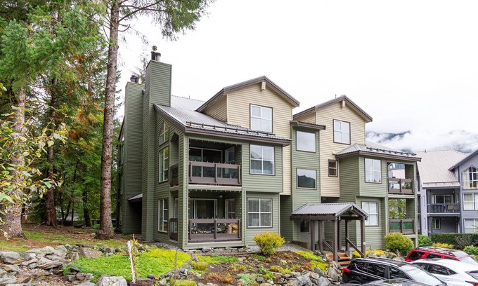 Whistler Creekside Condo | Powderview 1BR- Walk to Gondola