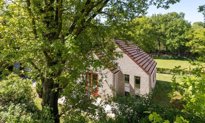 Ewijk House | Prachtige vakantiewoning op park aan zwemwater