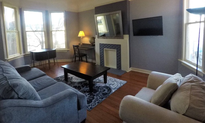 Haight-Ashbury Apartment | Practical & Economical