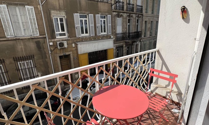 Le Rouet Apartment | Prado Périer: Central studio near the stadium