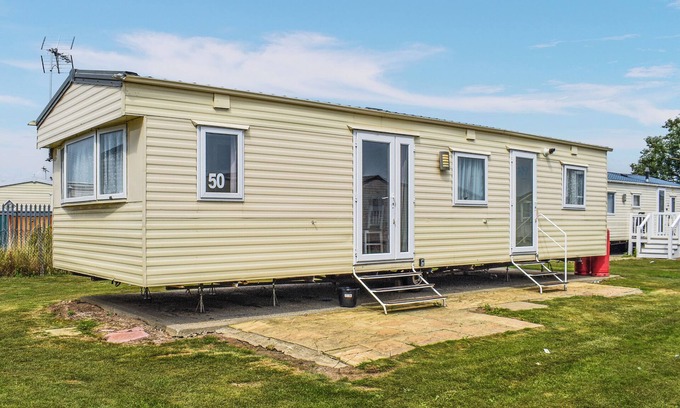 Clacton-on-Sea Cottage | Praise Machine Caravan Experience