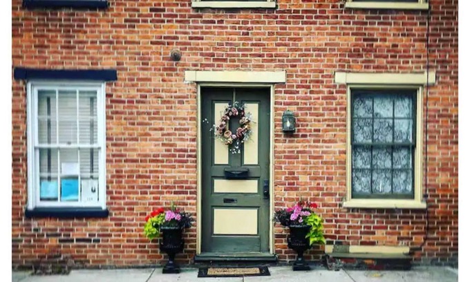 Gettysburg House | **Pre-Civil War & Downtown~The Garlach House~Circa 1830