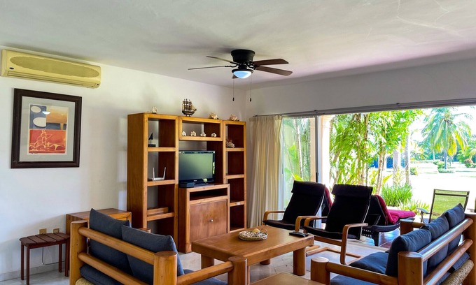 La Puntilla Villa | Preciosa Villa con Acceso a Playa y Albercas