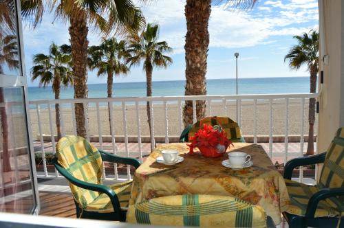 Roquetas de Mar Apartment | Première ligne de mer