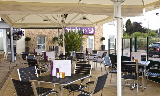 Patchway Hotel | Premier Inn Bristol Cribbs Causeway - M5 J17