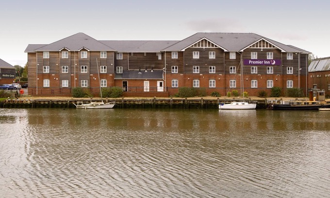 Newport Hotel | Premier Inn Isle Of Wight - Newport