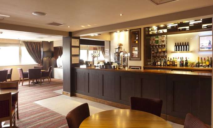 Hanger Hill Hotel | Premier Inn London Hanger Lane