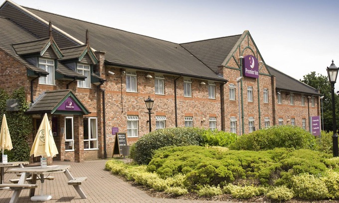 Trafford Hotel | Premier Inn Manchester - Sale
