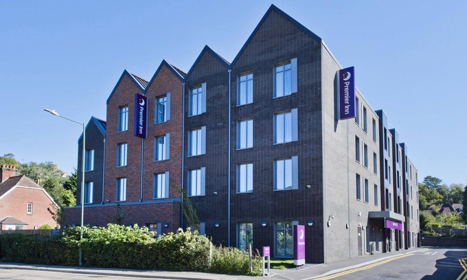 Sevenoaks Hotel | Premier Inn Sevenoaks