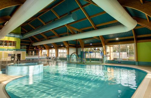 New Forest District Resort | Premium Holiday Home in The New Forest at Hoburne Bashley - Leisure Passes Available to Purchase