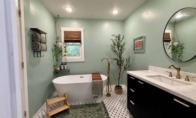 West Main HIll House | Premium Luxury furnished, 30 day min, avail. Oct 29