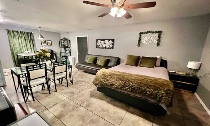 Roswell House | Premium Studio A w/private yard