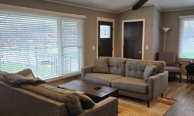 Appleton House | Prepared to be WOWEd by this 3 bedroom perfectly located house in Appleton.