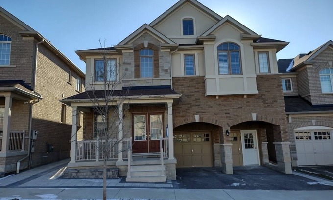 Ajax House | Prestige Accommodation