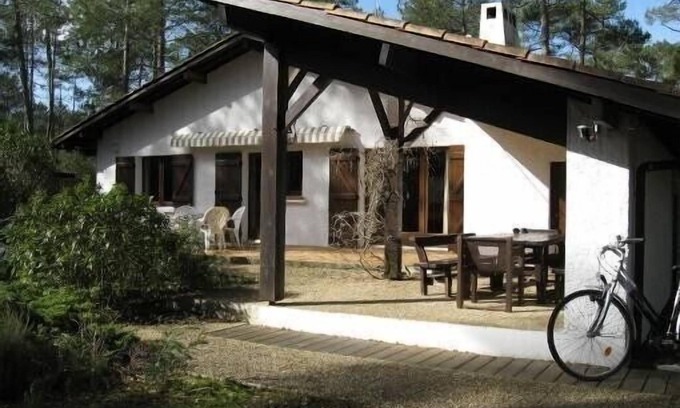 Lacanau Villa | Prestigious villa of 6 rooms with a 1400 sq.m area Lacanau Longarisse