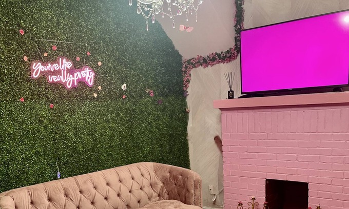 Westview House | Pretti in Pink 5 minutes from downtown Atlanta