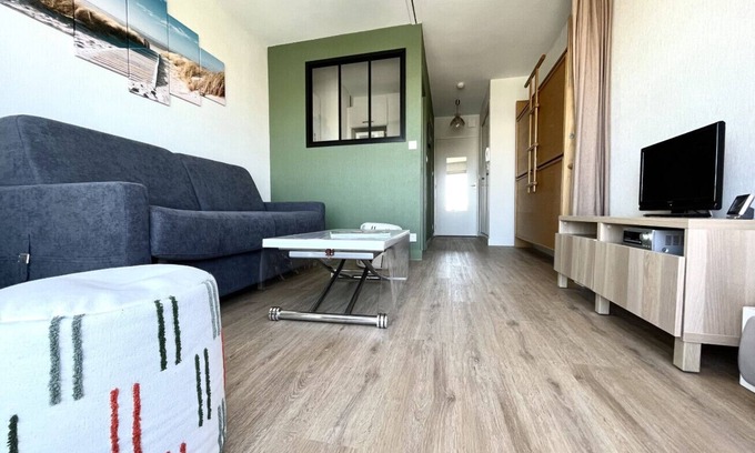 Les Sables d'Olonne Apartment | Pretty and bright studio with view on the harbor