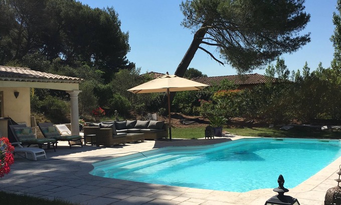 Eguilles Villa | Pretty country house 220m2 with pine forest 10 minutes from Aix en Provence