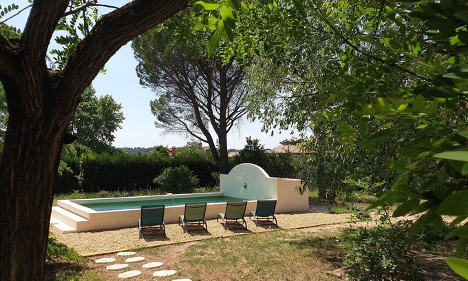Carpentras Cottage | Pretty country house with swimming pool and garden near VENTOUX