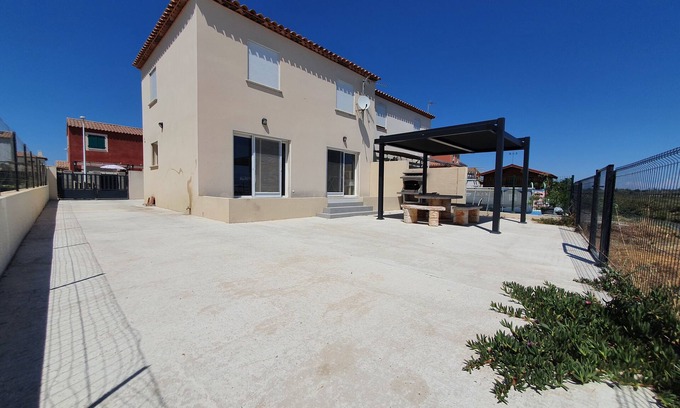 Salin-de-Giraud House | Pretty holiday home in the Camargue