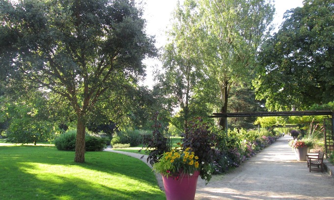 Saint-Nazaire House | Pretty house opposite the Jardin des Plantes and a stone's throw from the seafront