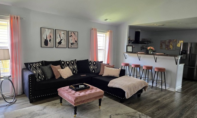 Port Wentworth House | Pretty in Pink- Port wentworth