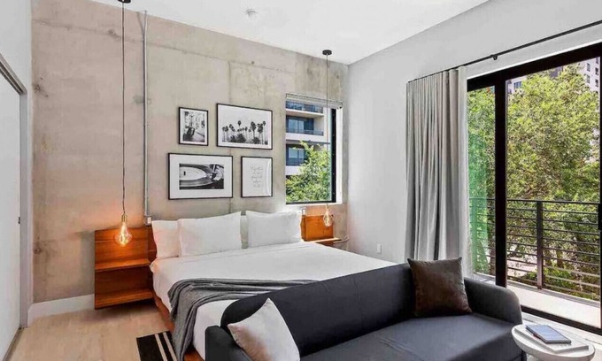 Flagler Village Apartment | Pretty Rola #301 Zen Style Apartment w King Bed, Easy Beach Access!