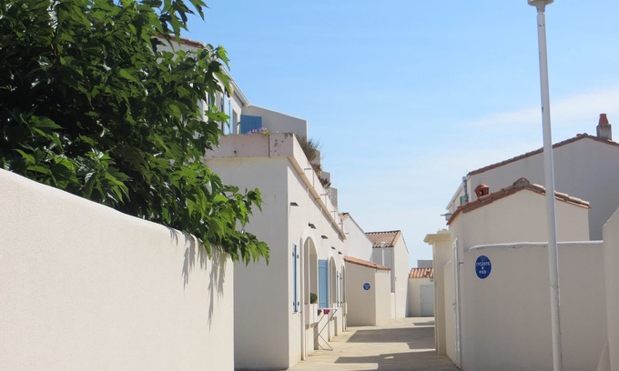 La Flotte Apartment | PRETTY STUDIO LA FLEET IN RE, HEATED POOL