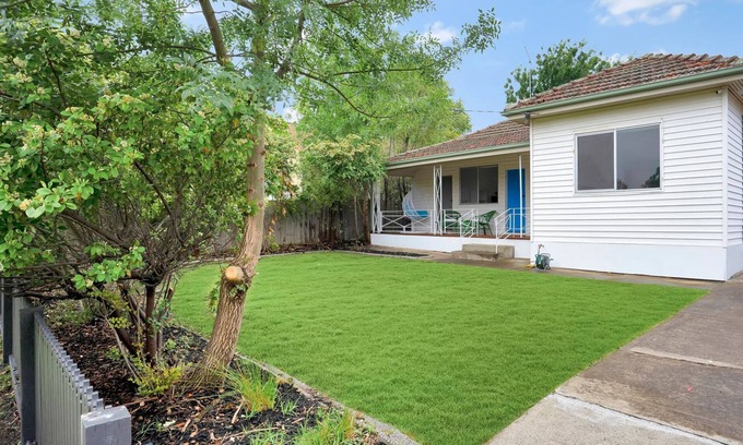 Dromana Cottage | Priceless Position 600 metres to Beach