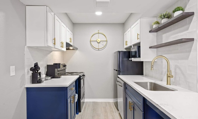 Garden Hills Apartment | Prime Buckhead Chic Condo in Atlanta