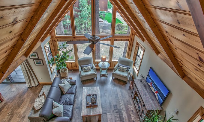 Al Tahoe House | Prime Lake Tahoe Location, Lake-views! 1/2 blk to Lake, Ski, Casinos, Remodeled!