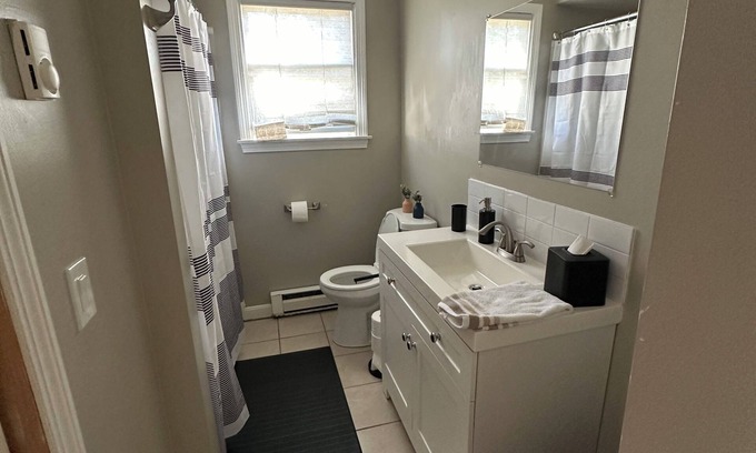 Saugus House | Prime location house well equipped