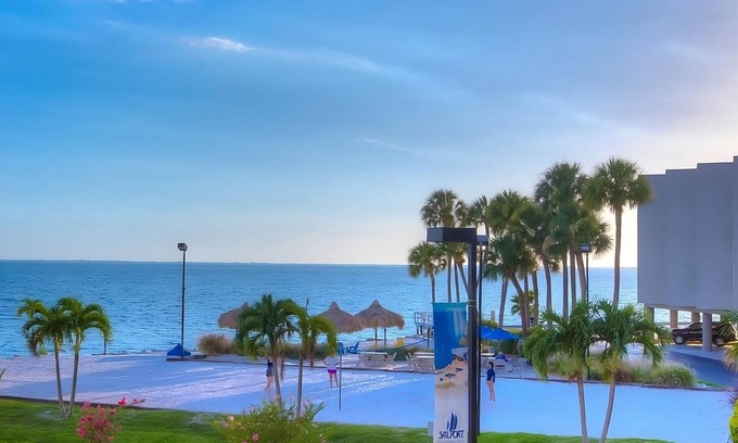 Rocky Point Hotel | Prime Location! Kitchen, Pool, FREE Parking, Near Glazer Childrens Museum!