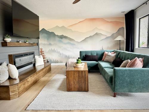 Oakhurst House | Prime location Yosemite Expedition by Casa Oso