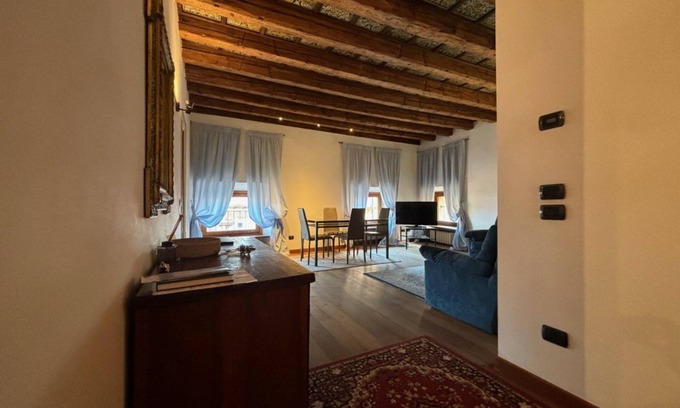 Citta Antica Apartment | Primo Lodge near Piazza Erbe