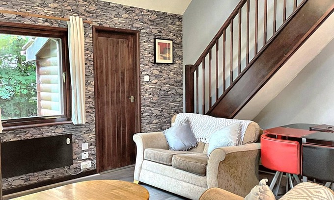 Llanybri House | Primrose 17-Woodland Lodges-Carmarthen-Pembroke