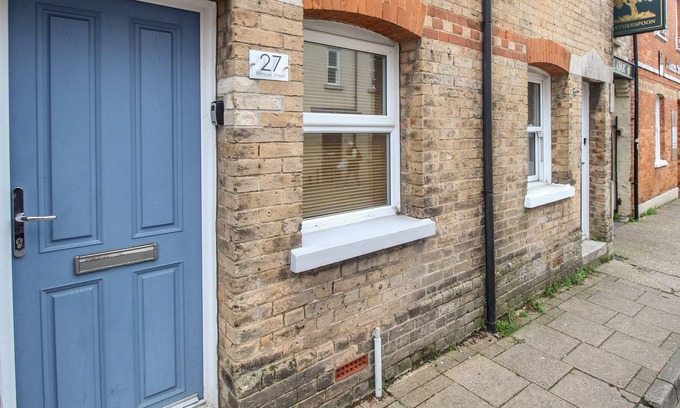 Dorchester House | PRINCES HOUSE, pet friendly, character holiday cottage in Dorchester