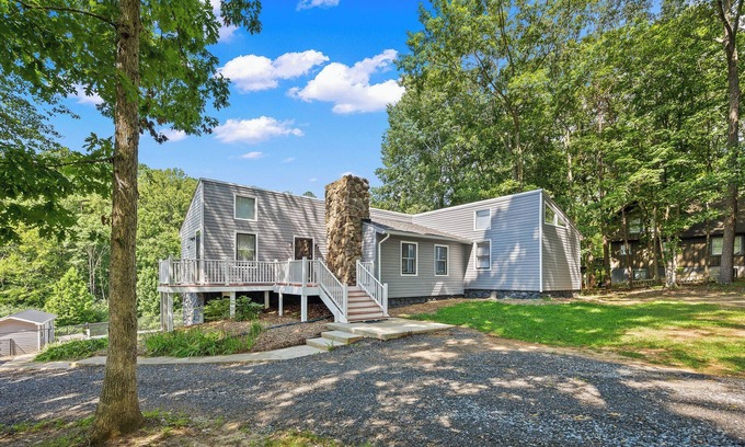 Bedford House | Pristine 3 bedroom/2 bath home close to the Blue Ridge Parkway!