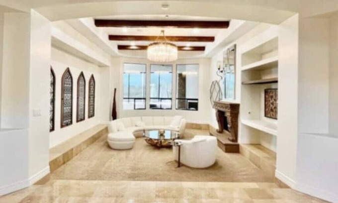 Fountain Hills House | Pristine Luxury Estate, Views, Sleeps 26, Heated Pool & Spa