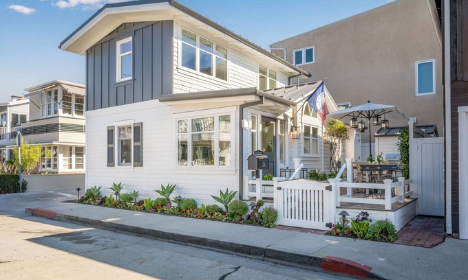 Balboa Island Apartment | Pristine Property, Remodeled, Steps to Dining and Water